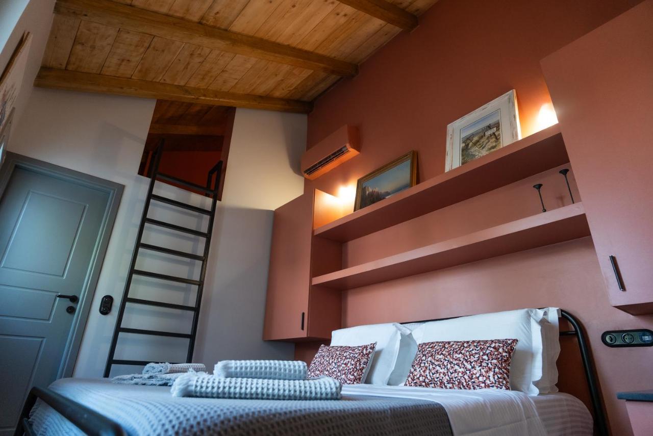 Villa Hermes In Anafiotika Athens ! Bagian luar foto